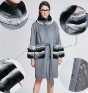 Fashion Wool Coat Decorated with Real Rabbit Fur