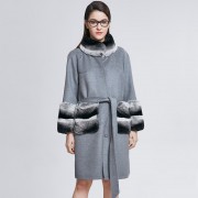 Fashion Wool Coat Decorated with Real Rabbit Fur